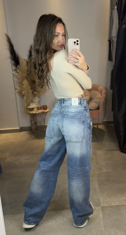 Jeans Wide Leg με μεγάλες πίσω τσέπες